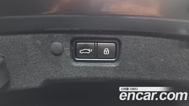 Kia K7 2018 — photo 19