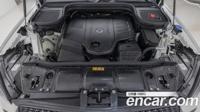 Mercedes-Benz GLE-Class 2025 — photo 6