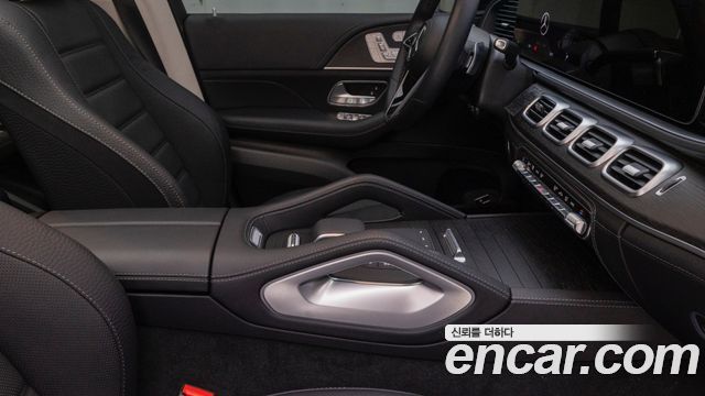 Mercedes-Benz GLE-Class 2025 — photo 9