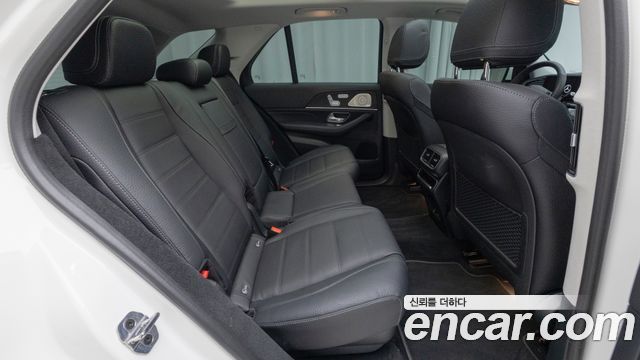 Mercedes-Benz GLE-Class 2025 — photo 10