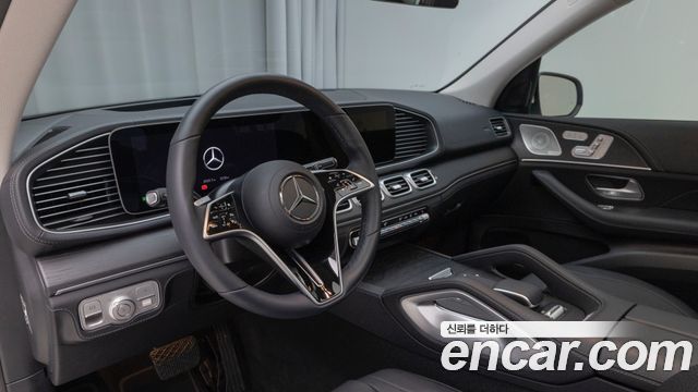 Mercedes-Benz GLE-Class 2025 — photo 13