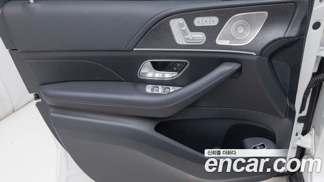 Mercedes-Benz GLE-Class 2025 — photo 15