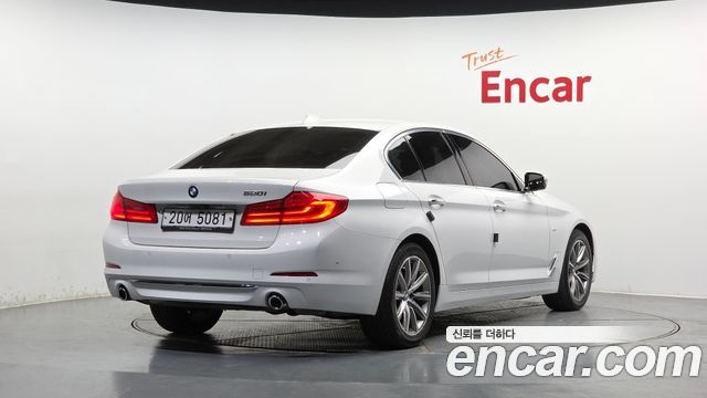 BMW 5-Series 2018 — photo 2