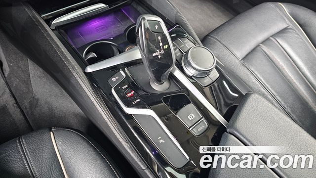 BMW 5-Series 2018 — photo 12