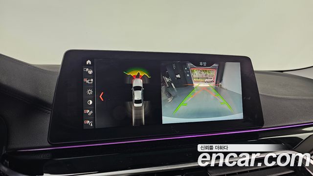 BMW 5-Series 2018 — photo 20