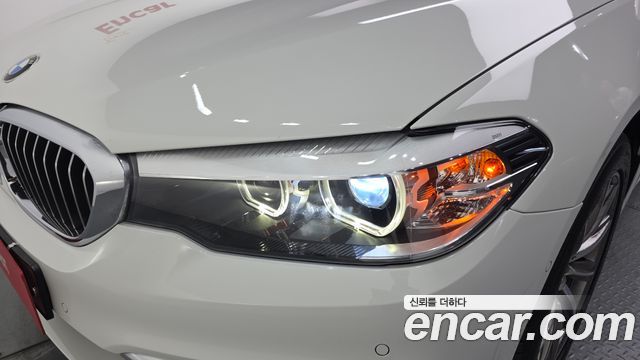BMW 5-Series 2018 — photo 8