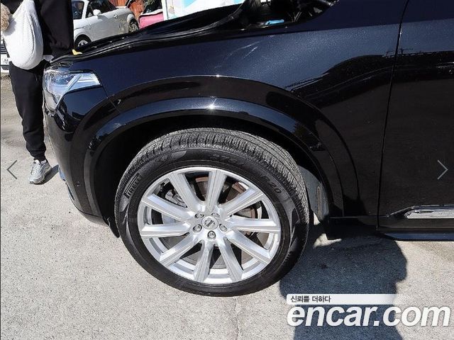 Volvo XC90 2018 — photo 18