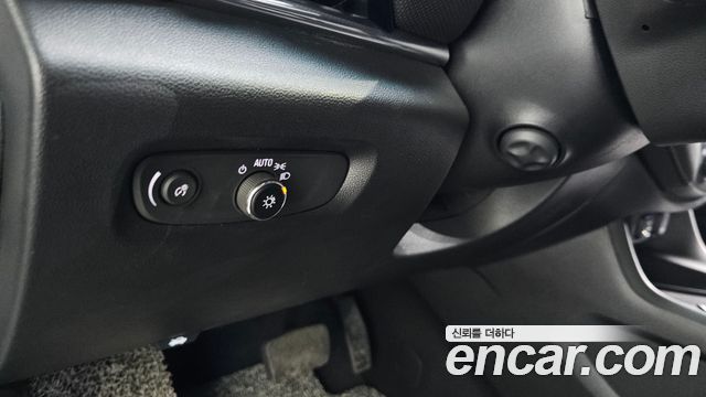 Chevrolet Korea Traverse 2023 — photo 13