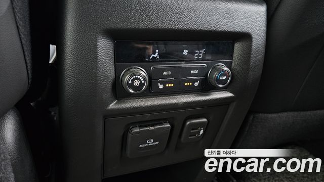 Chevrolet Korea Traverse 2023 — photo 19