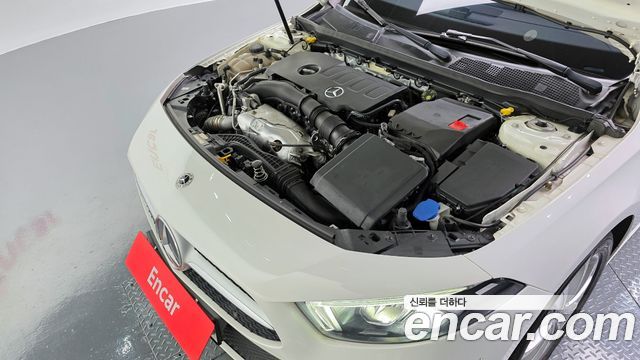 Mercedes-Benz A-Class 2019 — photo 6