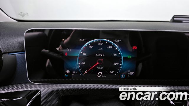 Mercedes-Benz A-Class 2019 — photo 11