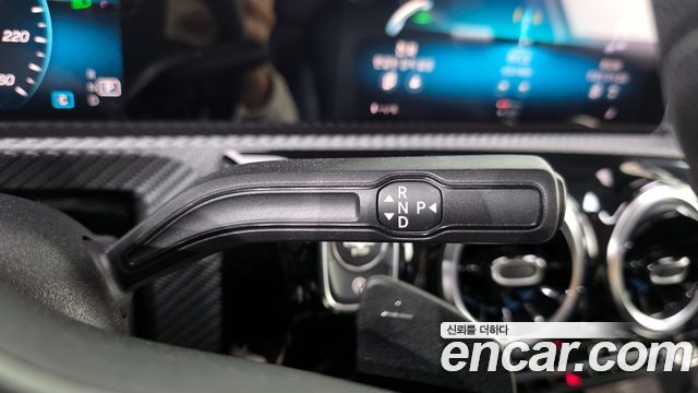 Mercedes-Benz A-Class 2019 — photo 12
