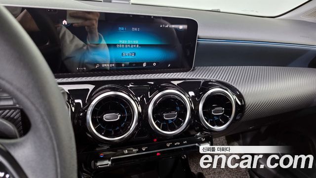 Mercedes-Benz A-Class 2019 — photo 20