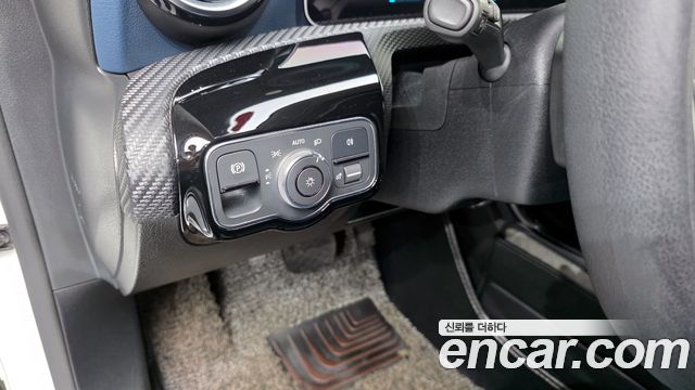 Mercedes-Benz A-Class 2019 — photo 25
