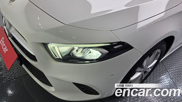 Mercedes-Benz A-Class 2019 — photo 8