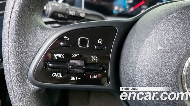 Mercedes-Benz A-Class 2019 — photo 29