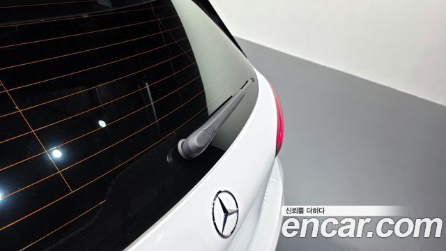 Mercedes-Benz A-Class 2019 — photo 31