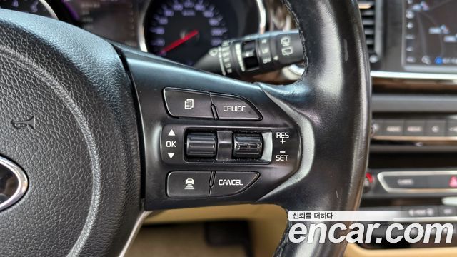 Kia Canival 2019 — photo 16