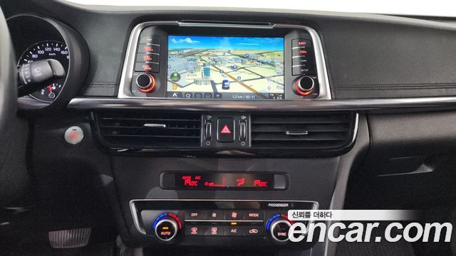 Kia K5 2016 — photo 18