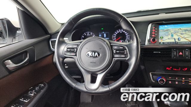 Kia K5 2016 — photo 19