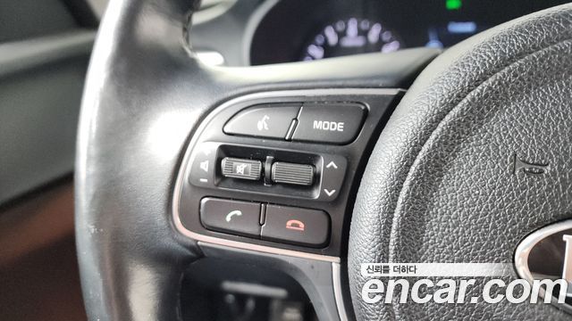 Kia K5 2016 — photo 22
