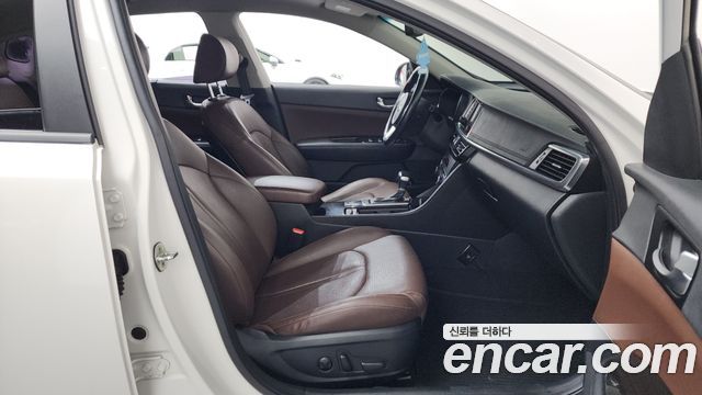 Kia K5 2016 — photo 16