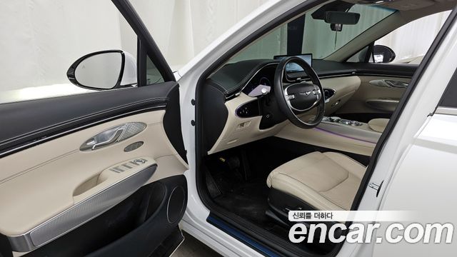 Genesis GV70 2024 — photo 13