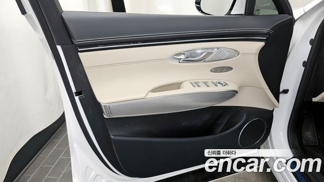 Genesis GV70 2024 — photo 14