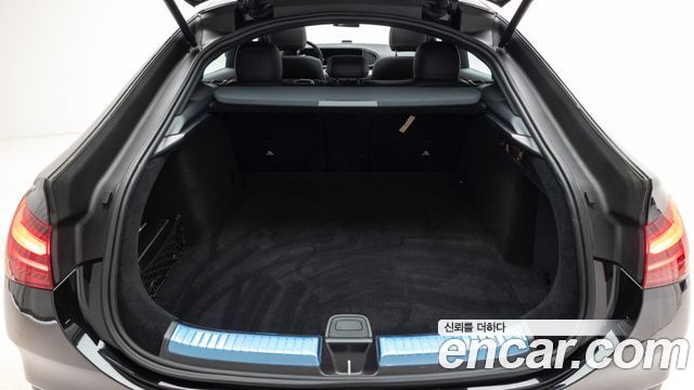 Mercedes-Benz GLE-Class 2025 — photo 11