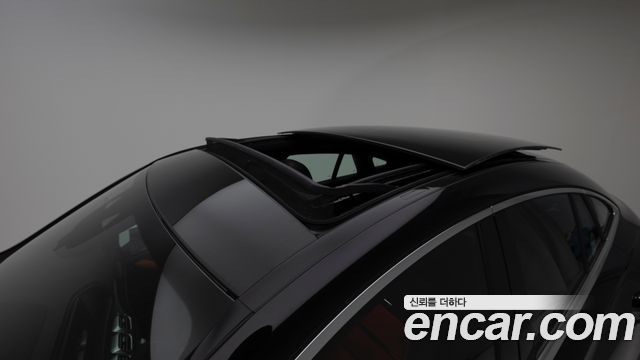 Mercedes-Benz GLE-Class 2025 — photo 12