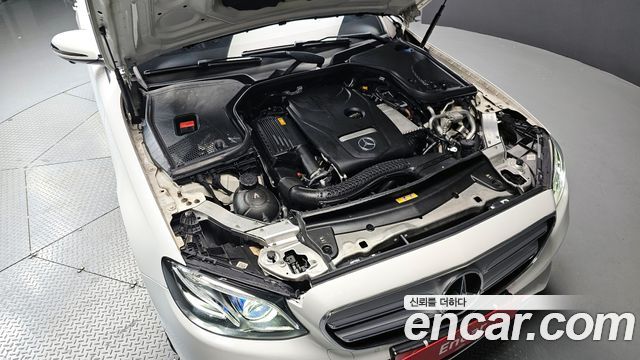 Mercedes-Benz E-Class 2019 — photo 6