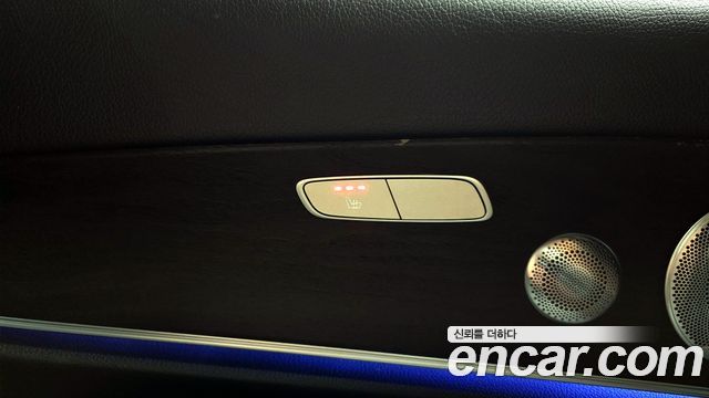 Mercedes-Benz E-Class 2019 — photo 18