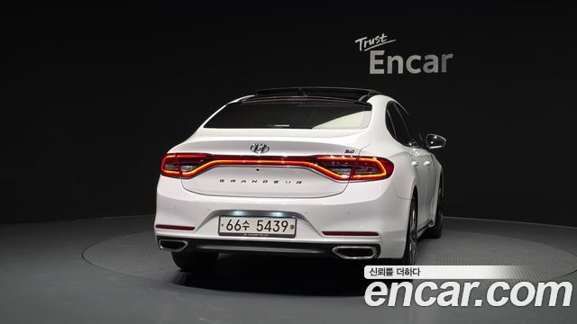 Hyundai Grandeur 2017 — photo 4