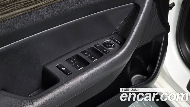Hyundai Sonata 2015 — photo 16