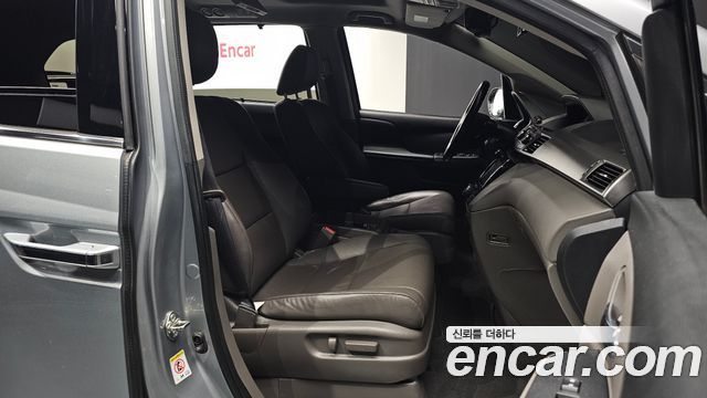 Honda Odyssey 2016 — photo 10