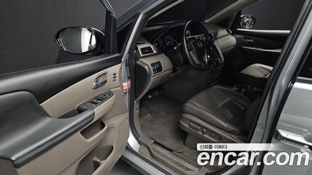 Honda Odyssey 2016 — photo 11