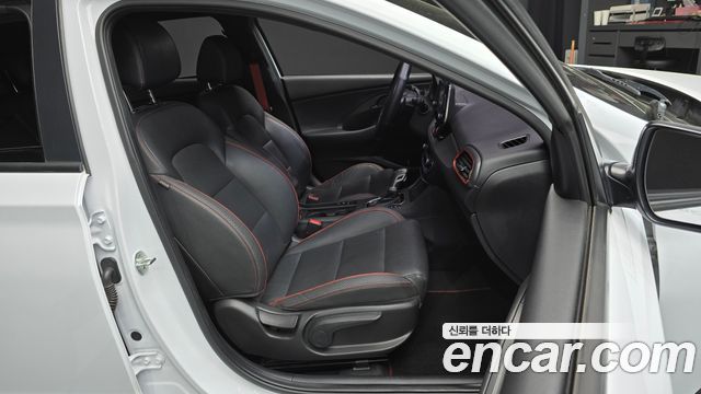 Hyundai i30 2020 — photo 17