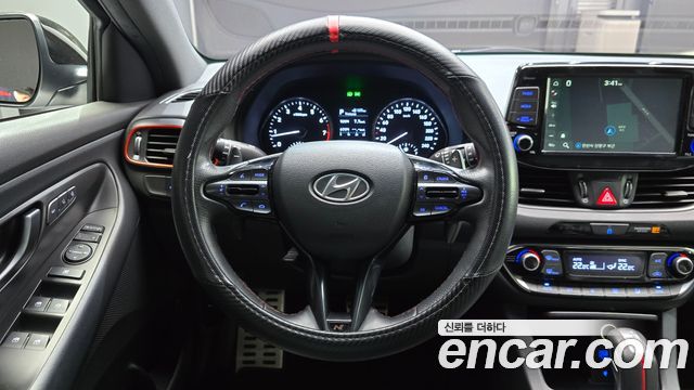 Hyundai i30 2020 — photo 18