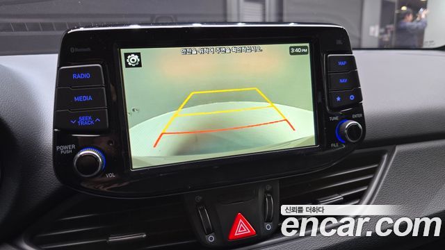Hyundai i30 2020 — photo 23
