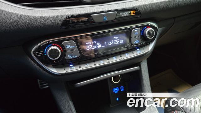 Hyundai i30 2020 — photo 24