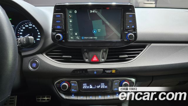 Hyundai i30 2020 — photo 25