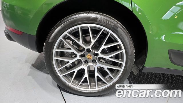 Porsche Macan 2021 — photo 5