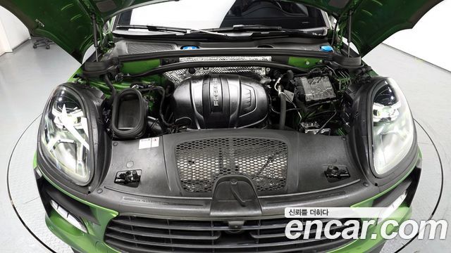 Porsche Macan 2021 — photo 6