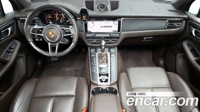 Porsche Macan 2021 — photo 10