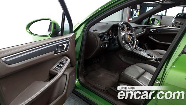 Porsche Macan 2021 — photo 13