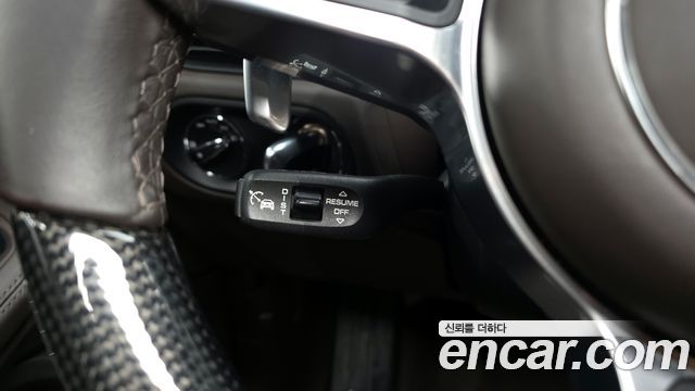 Porsche Macan 2021 — photo 23