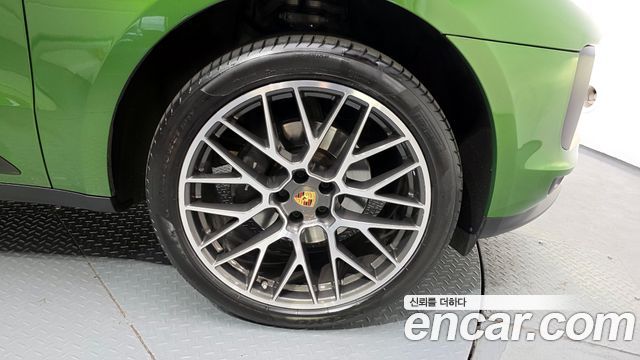 Porsche Macan 2021 — photo 7