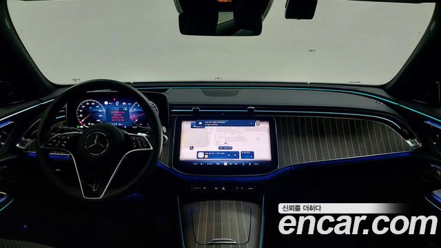 Mercedes-Benz E-Class 2025 — photo 7