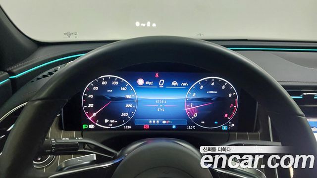 Mercedes-Benz E-Class 2025 — photo 8