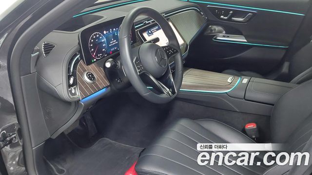 Mercedes-Benz E-Class 2025 — photo 14